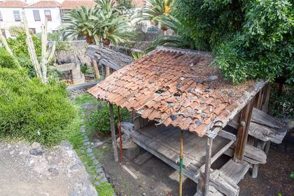 Исторический парк - Ла Пуэрта де Тьерра: старинный пресс для отжима винограда в Гарачико
