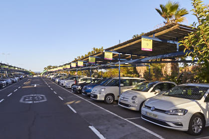Паркинг в Южном аэропорту Тенерифе