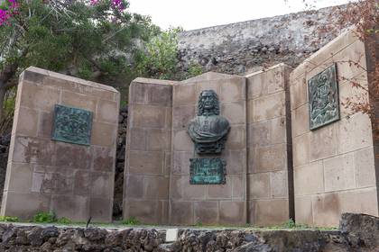 Исторический парк - Ла Пуэрта де Тьерра: Кристобаль де Понте (1447-1532) - генуэзский банкир, основатель городка Гарачико