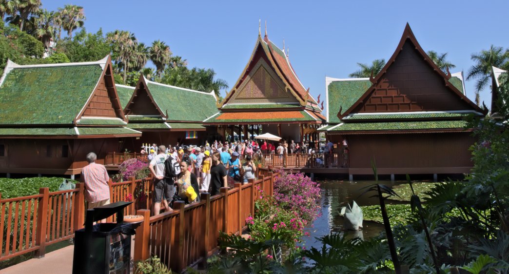 Лоро парк: Тайская деревня