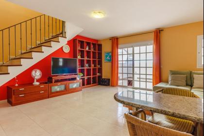 Продажа недвижимости на Тенерифе: Таунхаус c 2 спальнями в Кальяо Сальвахе №01S0000001