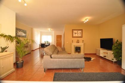 Продажа недвижимости на Тенерифе: Таунхаус c 3 спальнями в Сан Мигель де Абона №01S0000023