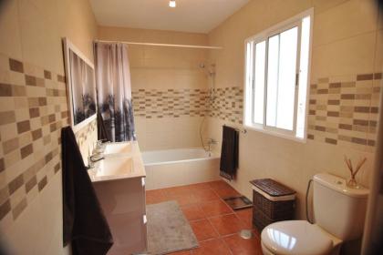 Продажа недвижимости на Тенерифе: Таунхаус c 3 спальнями в Сан Мигель де Абона №01S0000023