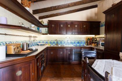 Продажа недвижимости на Тенерифе: Загородный дом / дача c 2 спальнями в Адехе №01S0000042