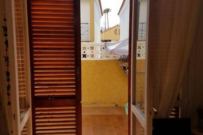 Продажа недвижимости на Тенерифе: Бунгало c 2 спальнями в Плайя де Лас Америкас №01S0000046