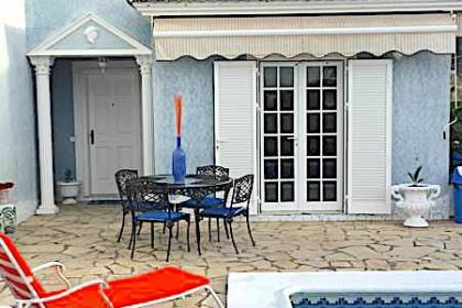 Продажа недвижимости на Тенерифе: Вилла c 3 спальнями в Коста Адехе №01S0000048