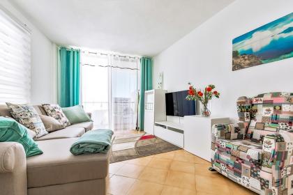 Продажа недвижимости на Тенерифе: Апартамент c 3 спальнями в Лос Кристианос №01S0000138