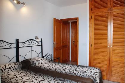 Продажа недвижимости на Тенерифе: Апартамент c 2 спальнями в Плайя Параисо №01S0000159