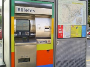 Трамвай на Тенерифе: Автомат продажи билетов и проездных